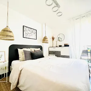 Apartment Les Jardins Des Senteurs - Prive Avec Piscine Et Parking, Grasse